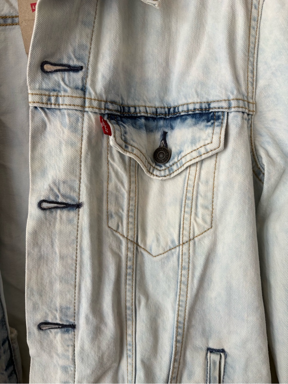 Levi's Light Blue Denim Jacket with Tan Leather Patch - Picture 4 of 12